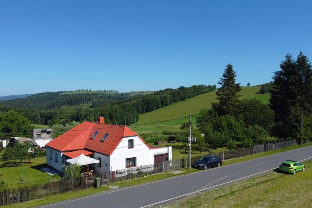 Dum Nedaleko Resovskych Vodopadu Villa Tvrdkov Exterior foto